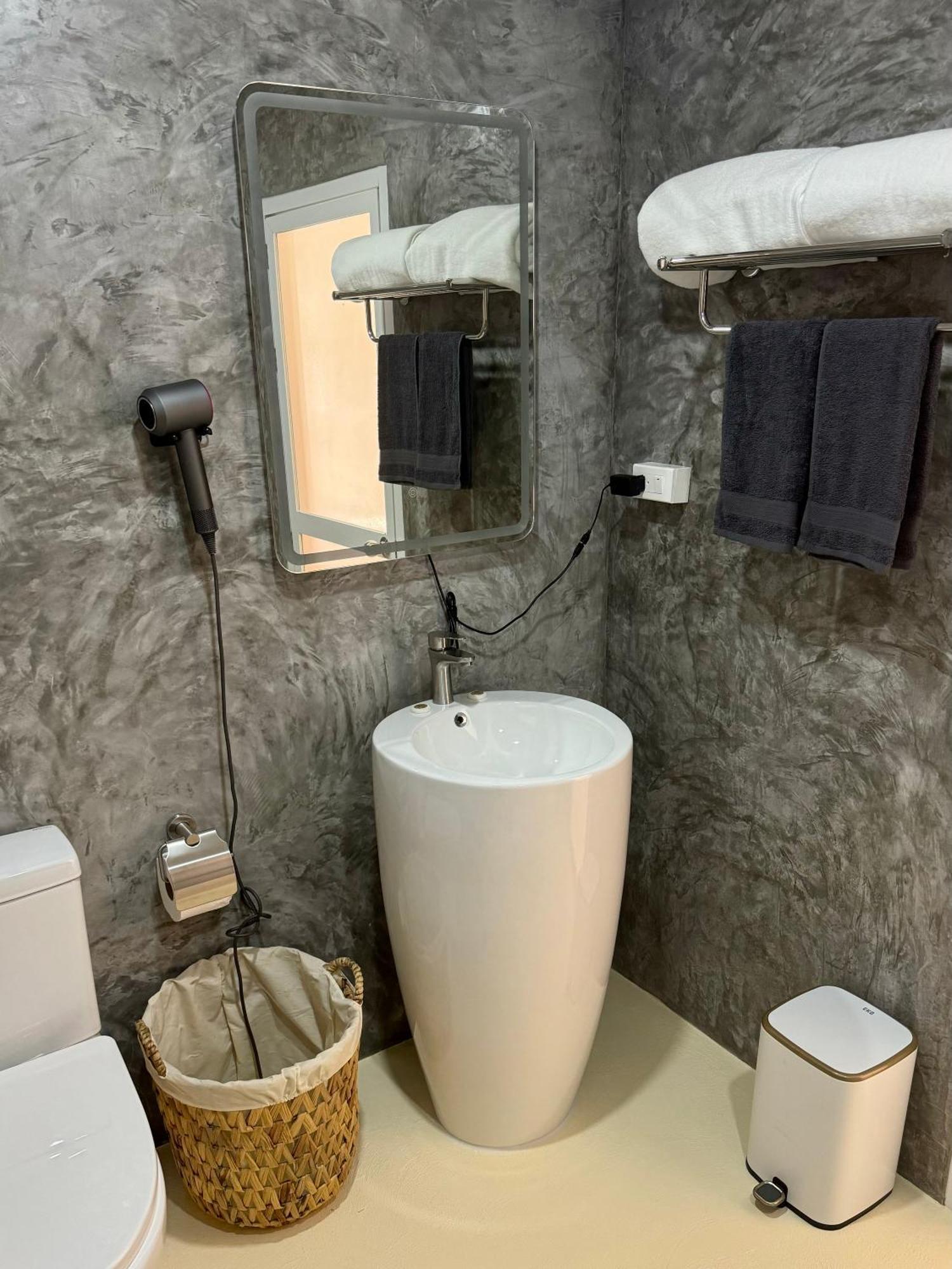 L'oasis Nanai Khách sạn Patong